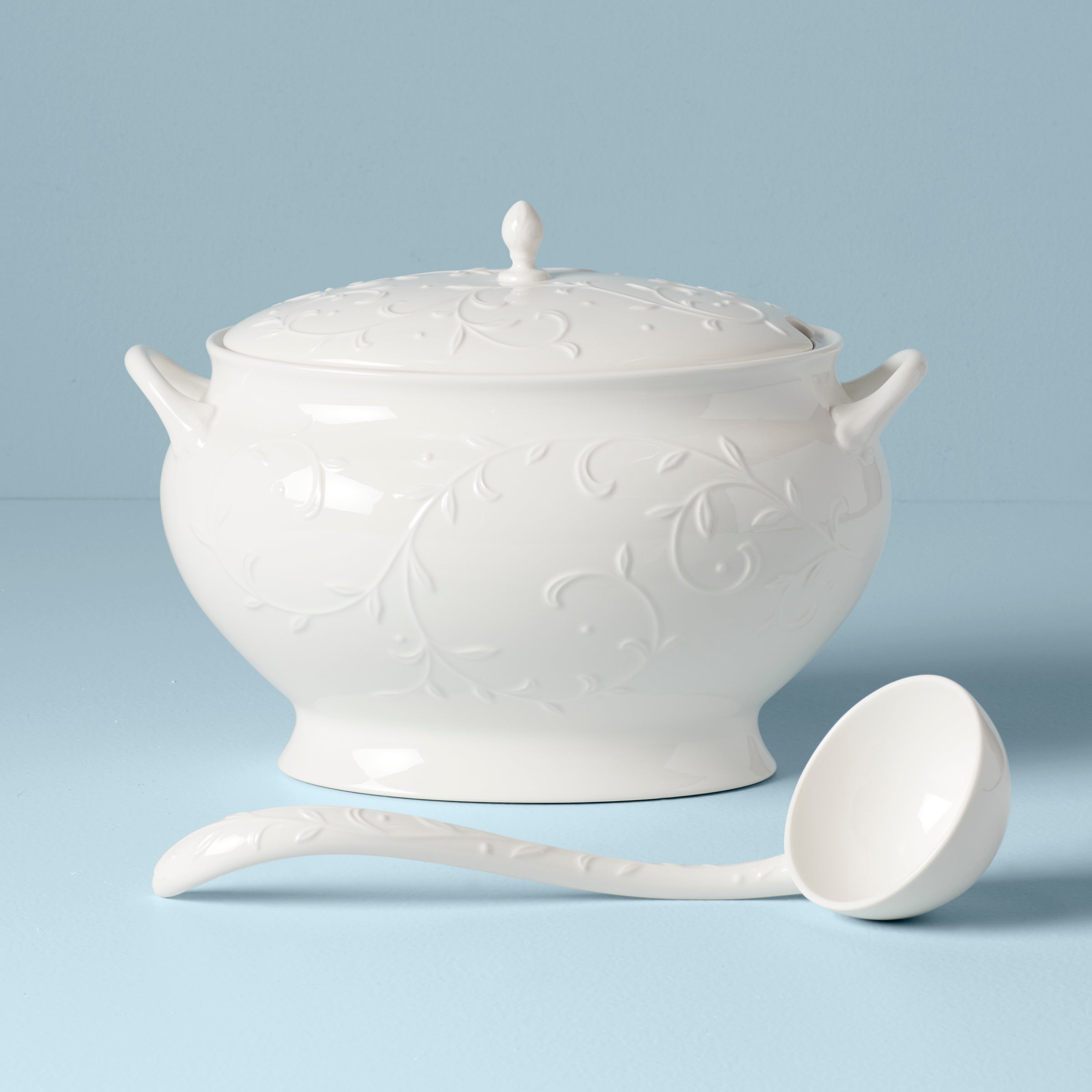 Lenox Everyday Flatware Opal Innocence Carved Soup Tureen Set