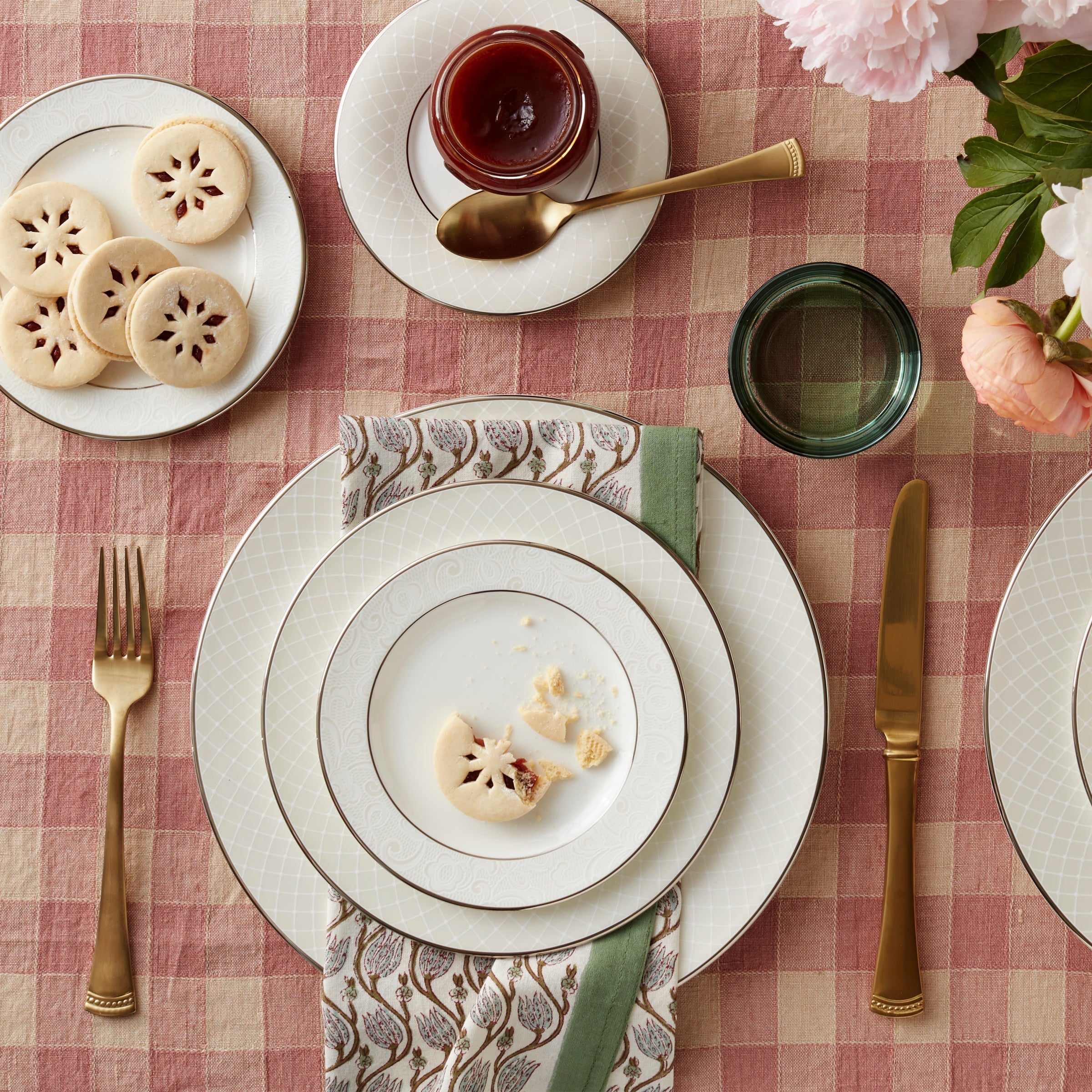 Lenox Everyday Flatware Venetian Lace 5-Piece Place Setting - Image 3