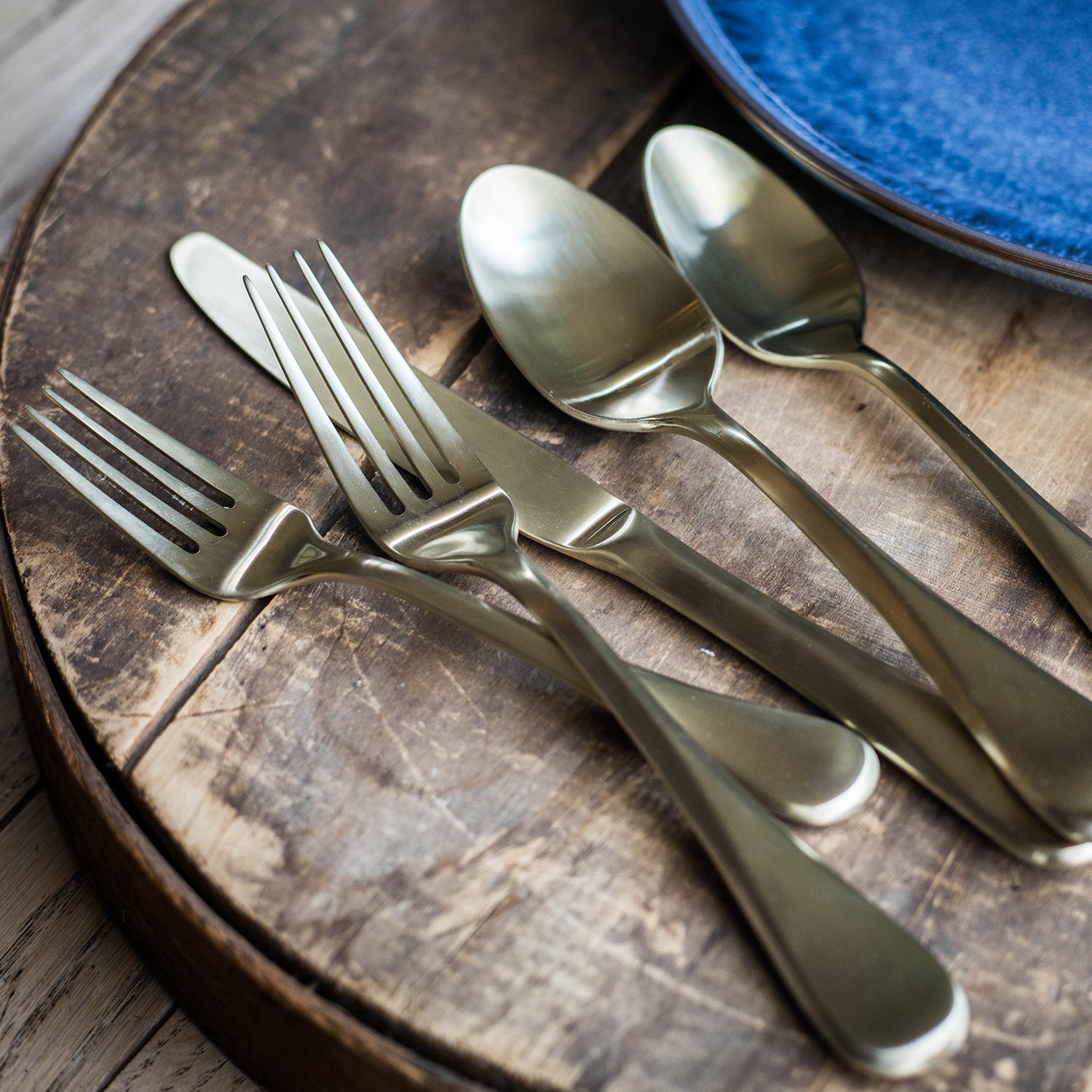 Lenox Everyday Flatware Eloquence Champagne Satin 20-Piece Flatware Set - Image 6