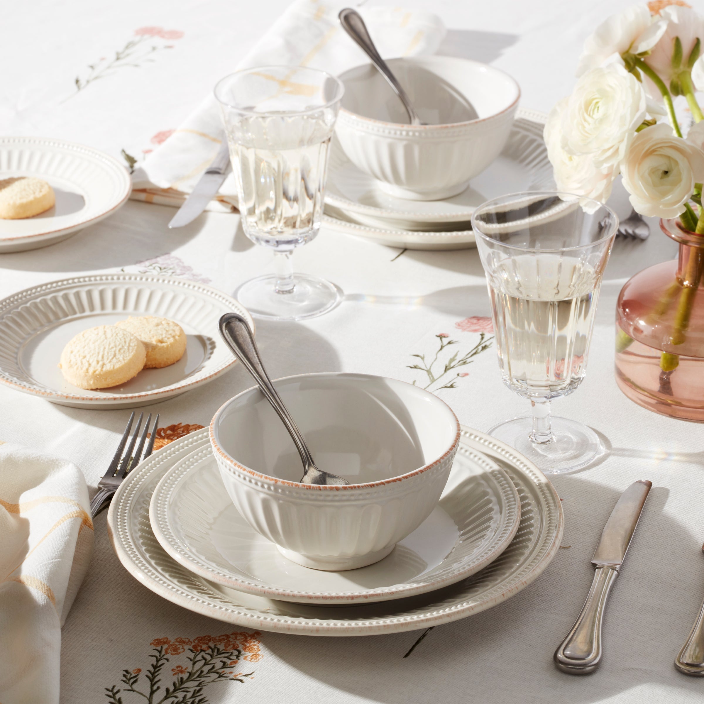 Lenox Everyday Flatware French Perle Groove White 4-Piece Place Setting - Image 2