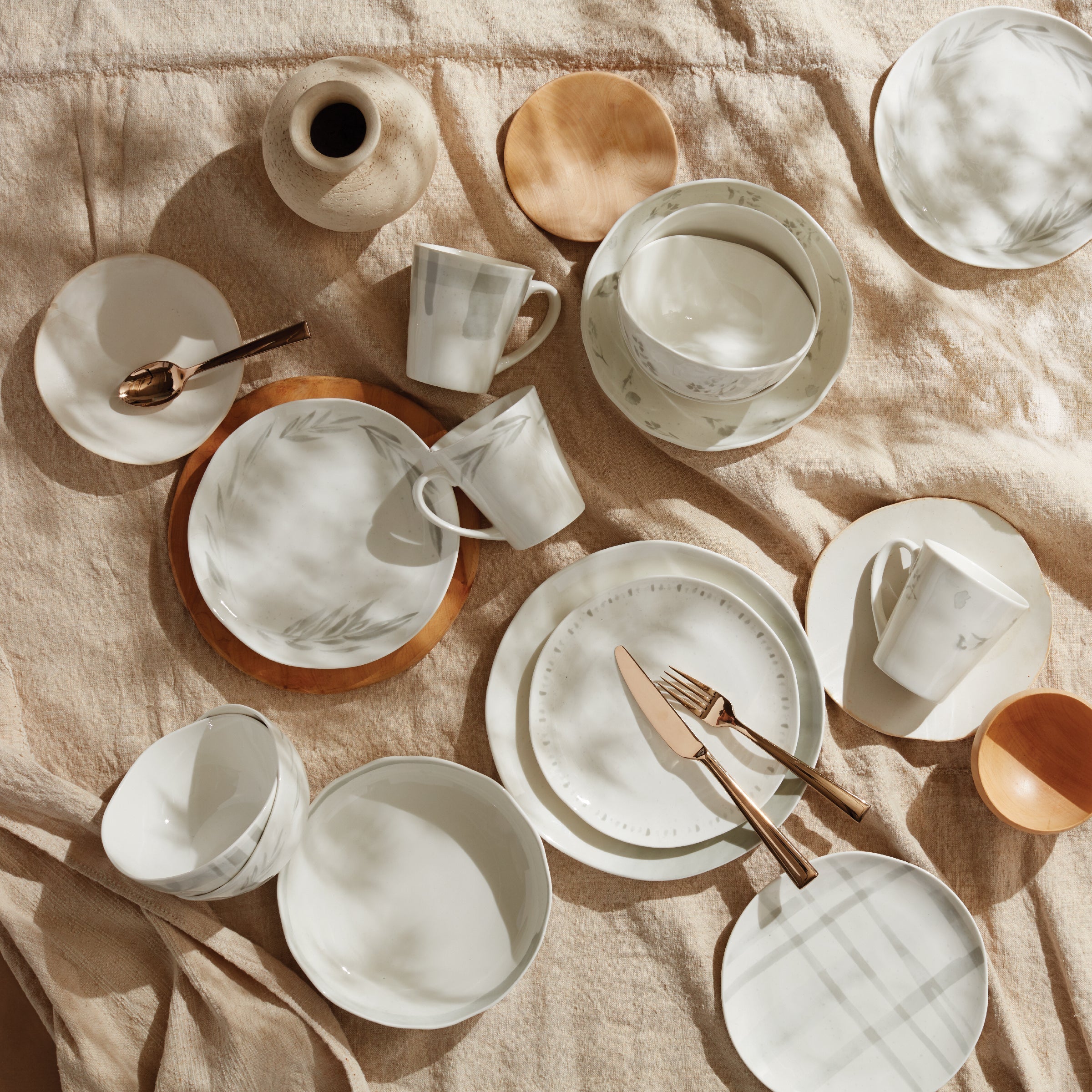 Lenox Everyday Flatware Oyster Bay Assorted Mugs, Set of 4 - Image 3
