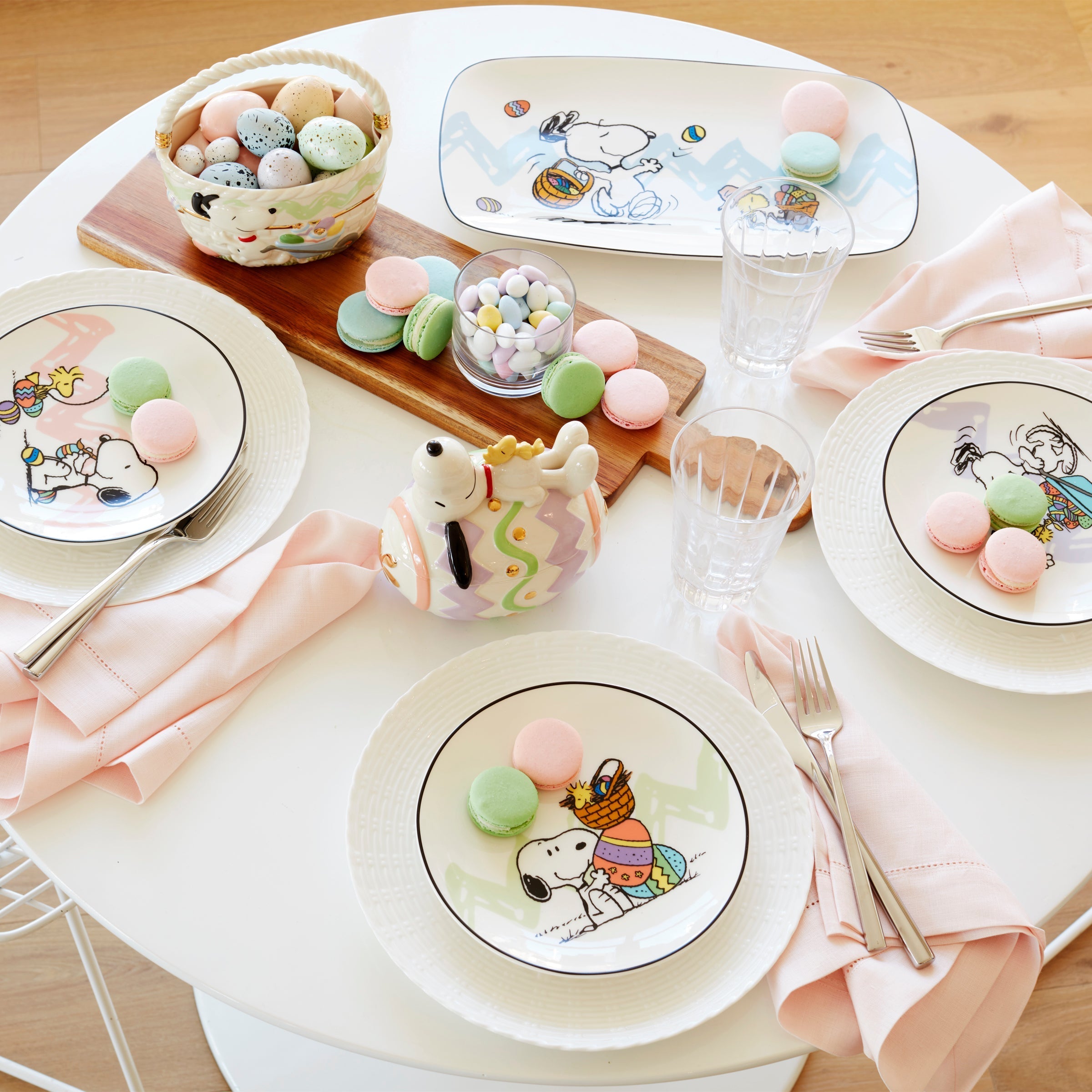Lenox Everyday Flatware Snoopy Easter Hors d'Oeuvre Tray - Image 4