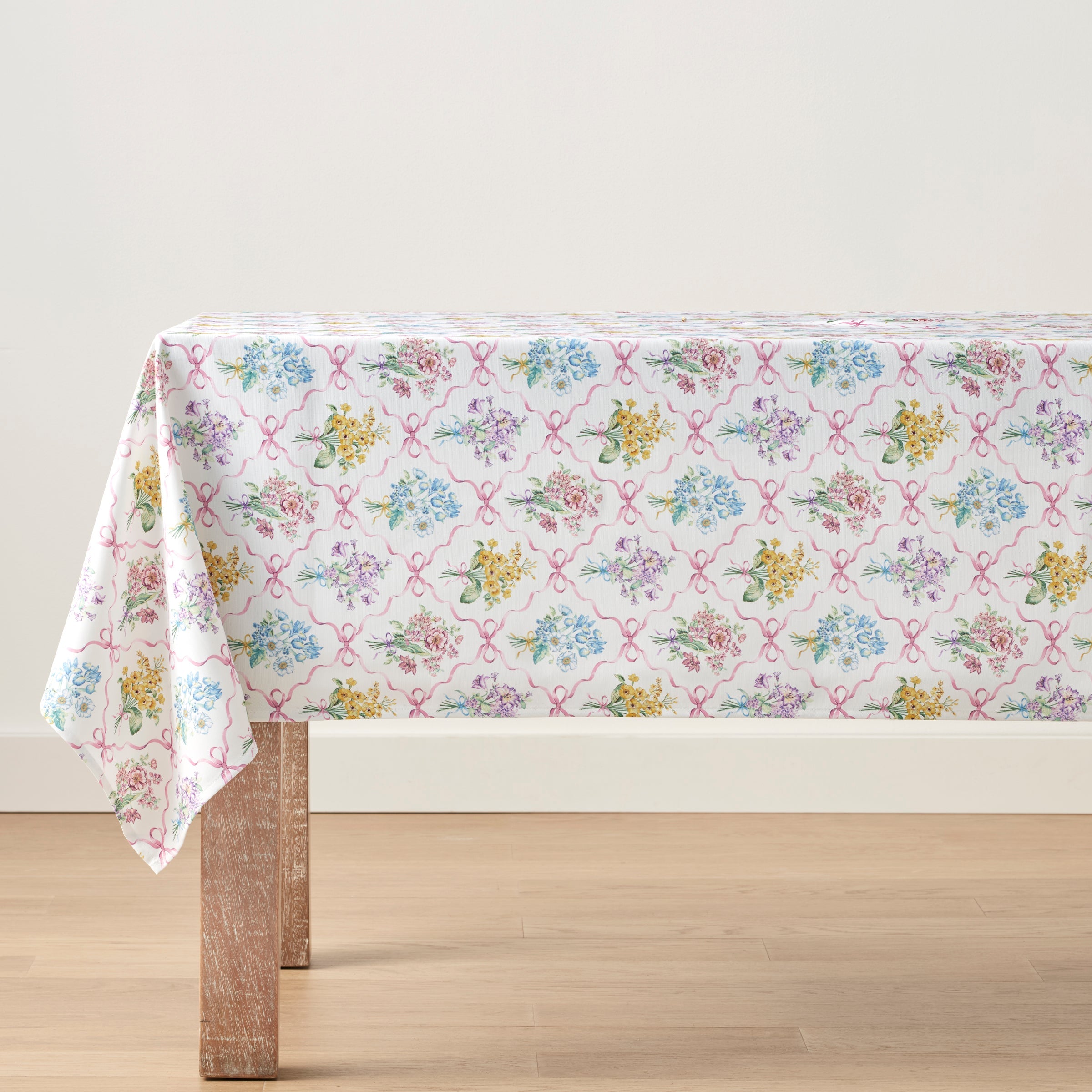Lenox Everyday Flatware Bouquet Ribbon 60x84 Tablecloth