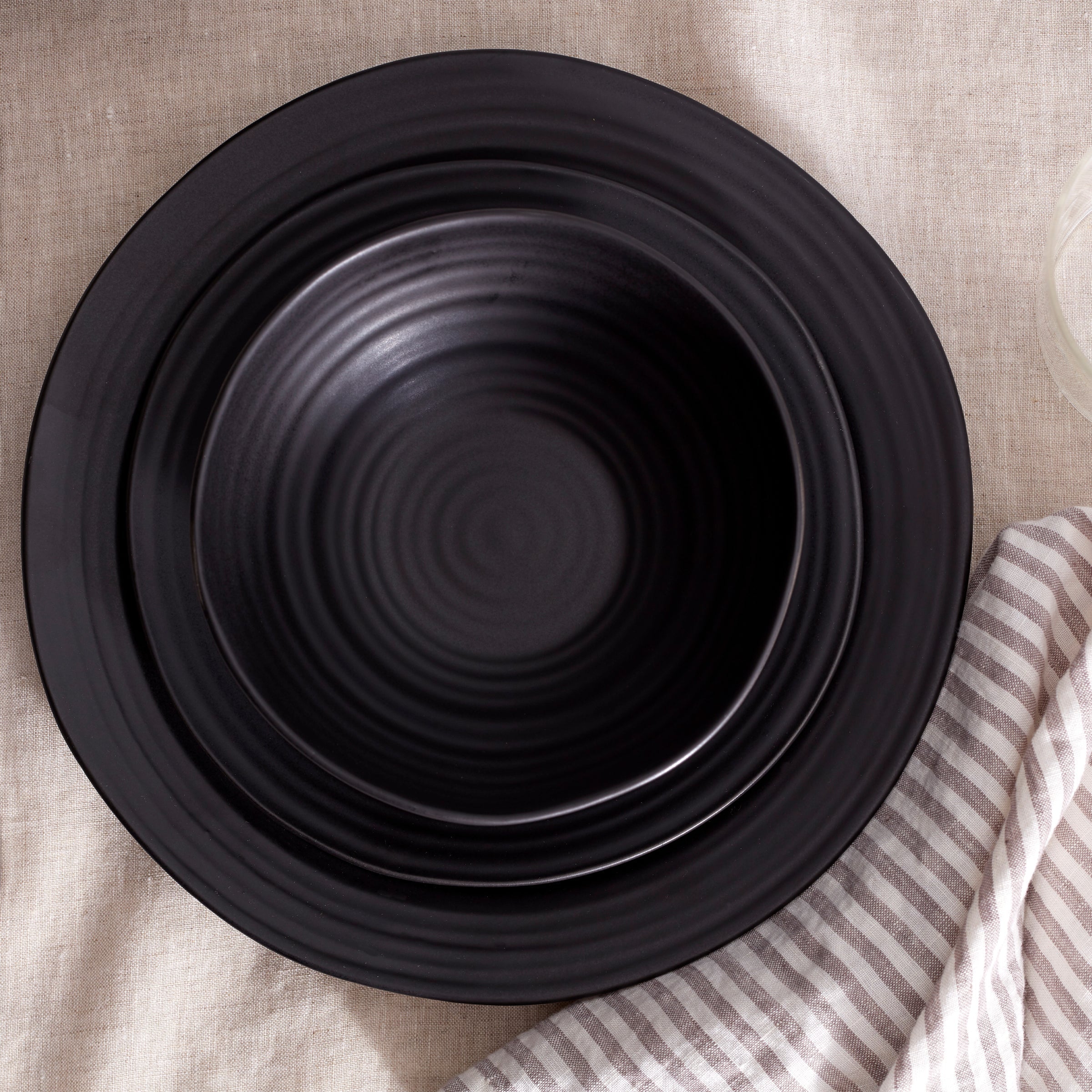 Lenox Everyday Flatware Ridge Black 12-Piece Dinnerware Set - Image 4