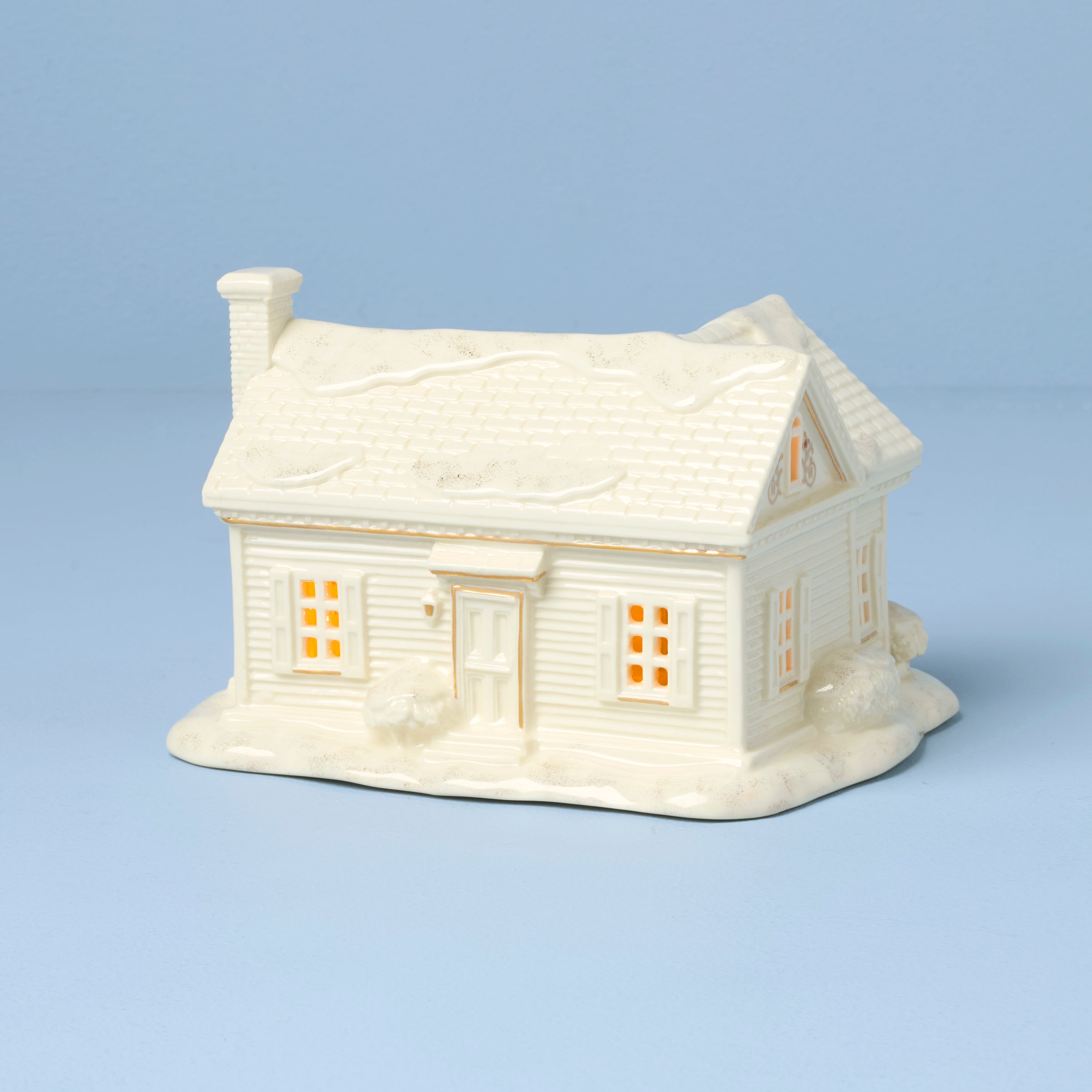 Lenox Everyday Flatware Mistletoe Park 3-Piece Lit Figurine Starter Set - Image 3