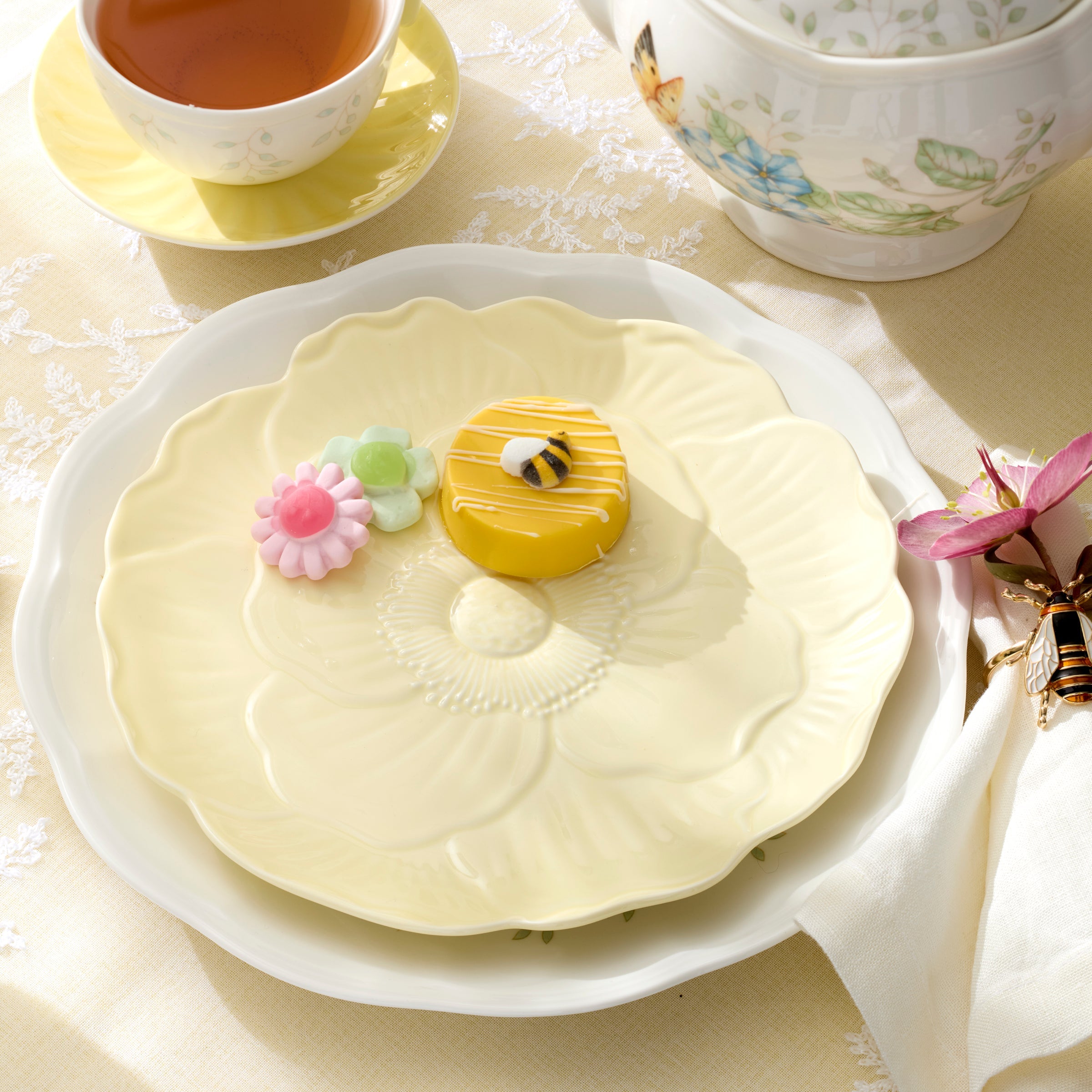 Lenox Everyday Flatware Butterfly Meadow Floral Yellow Accent Plates, Set of 4 - Image 2
